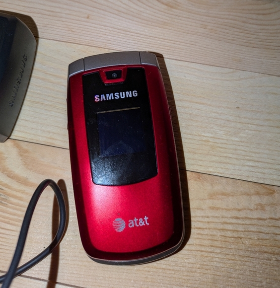 Samsung Red Flip Phone At&T Pre-owned - Picture 1 of 5
